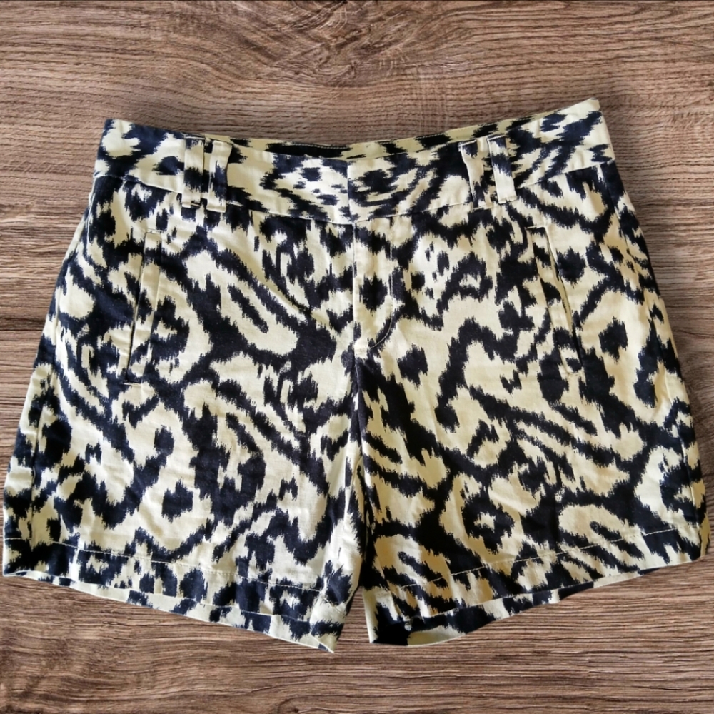 Women's Loft Shorts Size 2  So Cute!